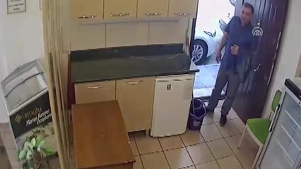 İş Yerinden Hırsızlık Güvenlik Kamerasında