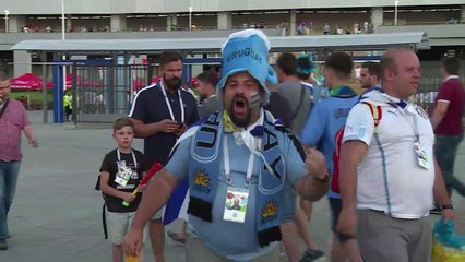 Mondial: des Uruguayens célébrent la victoire face aux Saoudiens