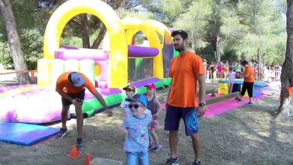 Télécharger la video: Interview Eliane Isidore - Fête des CIS 2018 - Grand parc de Figuerolles - Martigues