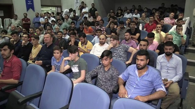 Başbakan Yardımcısı Işık, AK Parti'ye katılan gençlere rozetlerini taktı - KOCAELİ