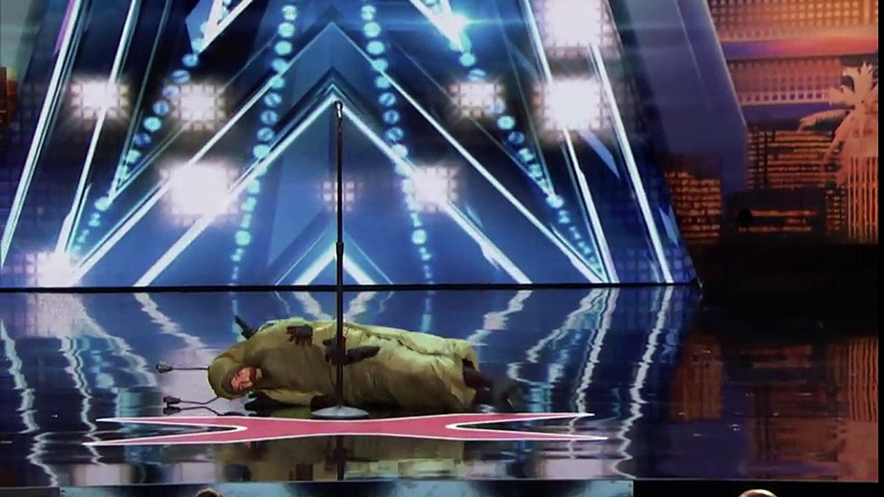 Comedy: Sethward- Comedian Caterpillar Flashes Judges - America's Got Talent 2018