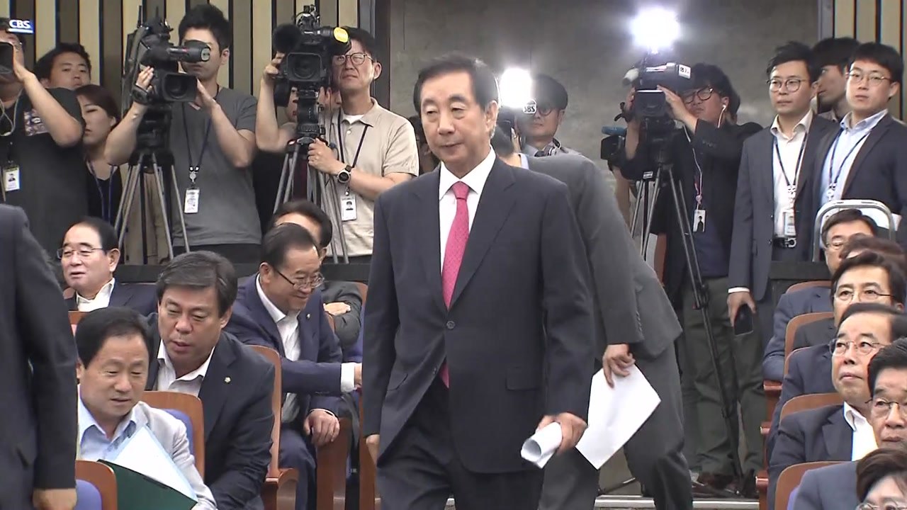 한국당 의총 또 '계파 갈등'...민주당 "국회 정상화 시급" / YTN