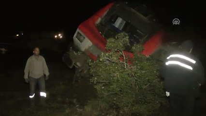 Yük Treni Raydan Çıktı (2)