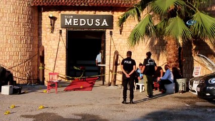 Ünlü sanatçı silahlı pusuda kurşunların hedefi oldu: 2 ölü, 4 yaralı