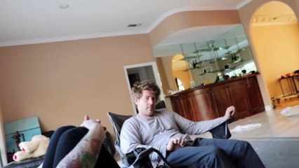 DAD GETS BITTEN BY SNAKE!! (FREAKOUT)