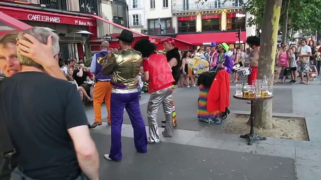 THE FLOOR IS LAVA CHALLENGE - LE SOL C'EST DE LA LAVE ! DANS LE METRO POUR LA FETE DE LA MUSIQUE