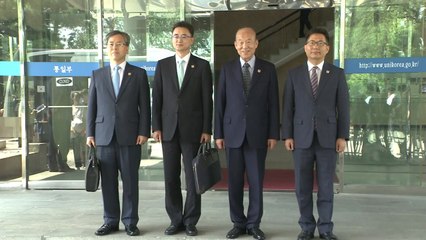 남북 적십자회담 우리 대표단 출발...내일 금강산서 회담 / YTN