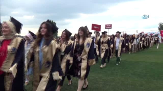 Bilecik Şeyh Edebali Üniversitesi'nde Bin 380 Öğrenci Kep Attı