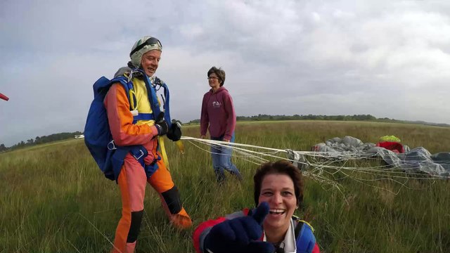 Préparation au saut en parachute avec A'air parachutisme