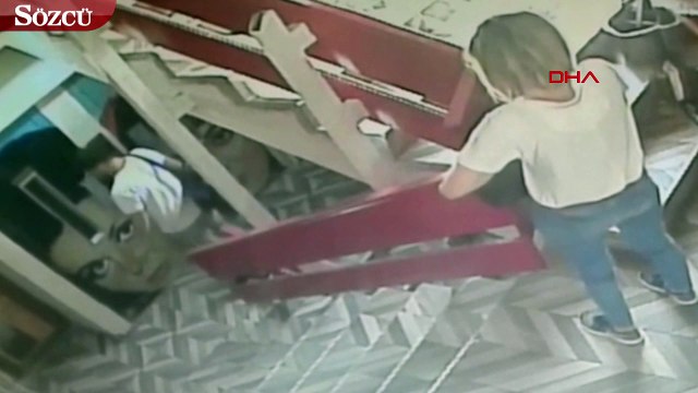 Sevgilisinden ayrılan genç kız kendisini böyle bıçakladı