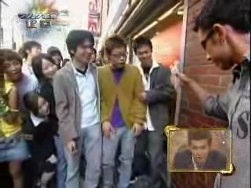 CYRIL TAKAYAMA Tour de magie bouteille d'eau  illusioniste