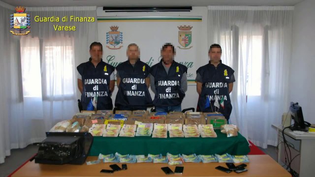 Ora News - Shkatërrohet grupi italo-shqiptar, kapen 43 kg kokainë mijëra euro cash