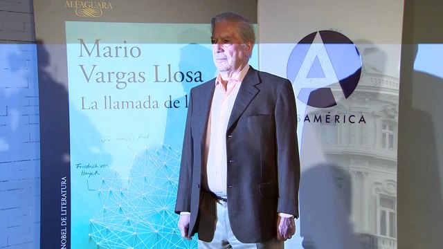 Mario Vargas Llosa, ingresado tras una repentina caída