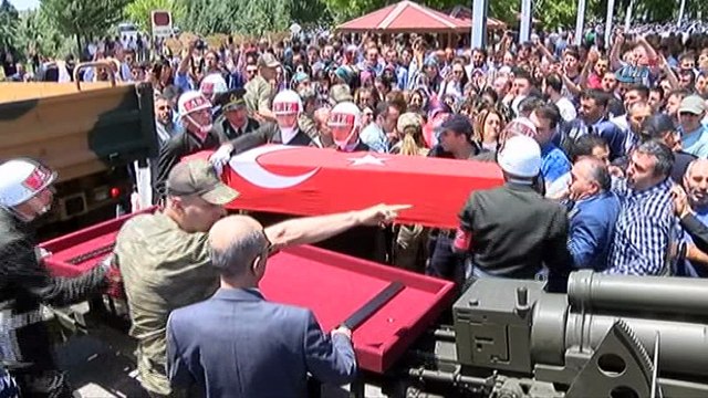 Hakkari şehidi Onbaşı Aliseydi Özdemir son yolculuğuna uğurlandı