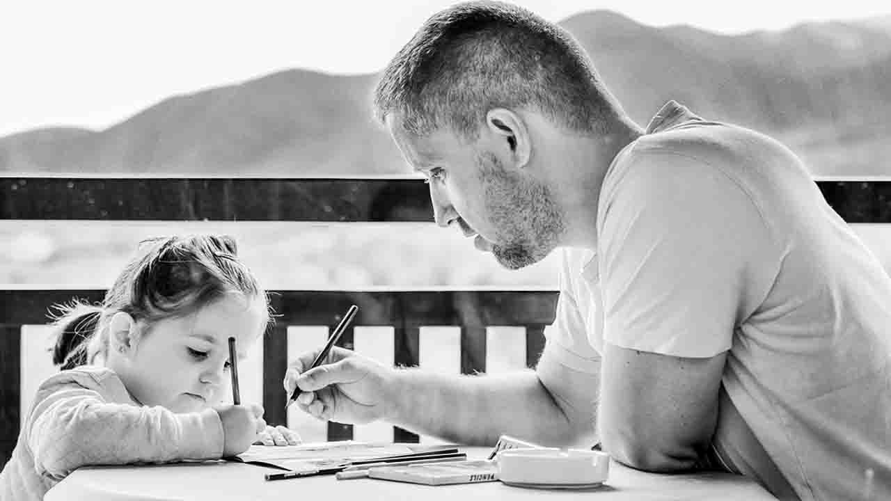 Relationship Tips: Deal with Generation Gap |  इन तरीकों से दूर हो सकता है Generation Gap | Boldsky