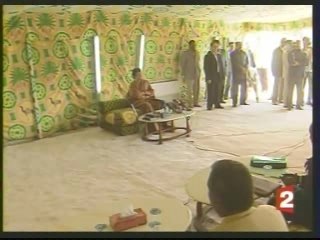 07-12-10 Sarko Kadhafi FR2