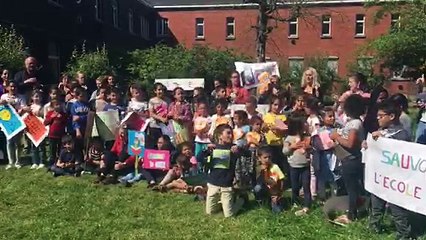 Les enfants du Centre Maximilien Kolbe manifestent contre la fermeture du Centre
