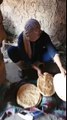 Como fazer pão caseiro em Marrocos - DIRECTO do forno a lenha em Ouarzazate