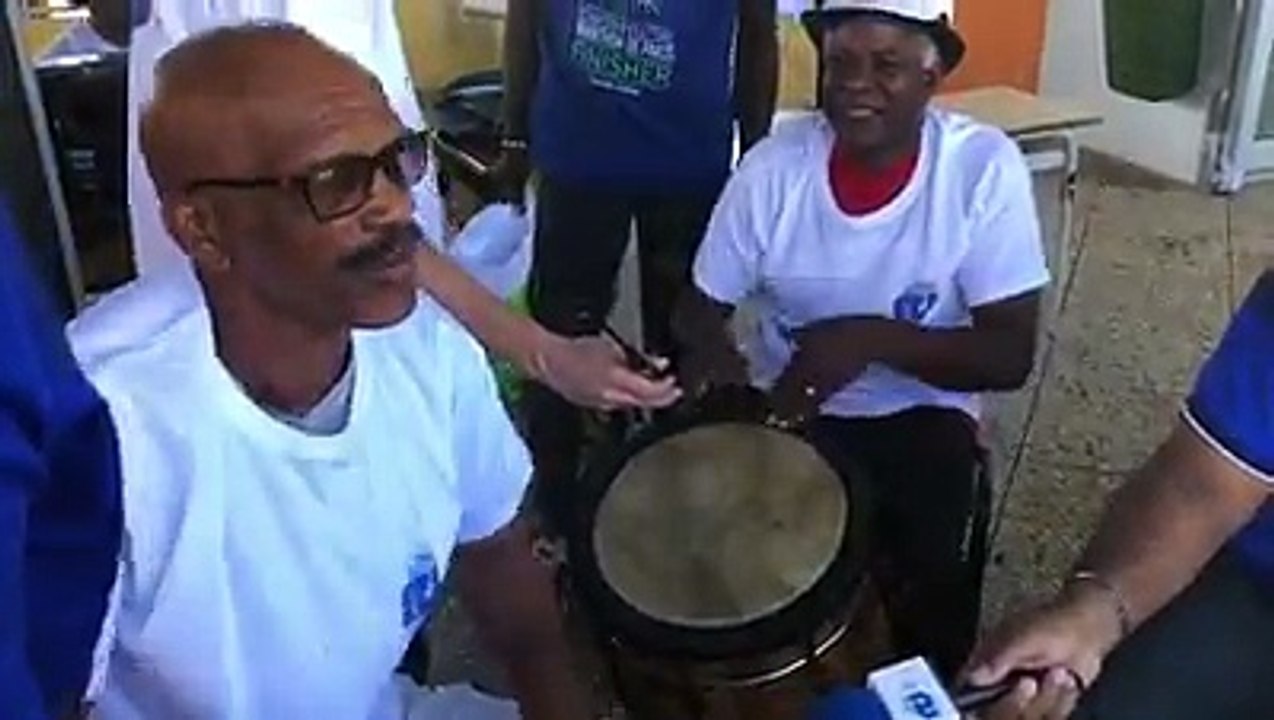 [TERRE DE FOOT] RCI au vélodrome de Baie-Mahault pour vous faire vivre la rencontre France-Perou sur écran géant ⚽️ ! Venez profiter de l’ambiance sur place !