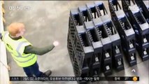 [별별영상] '일하다 지루했나?'…화물업체의 도미노 놀이
