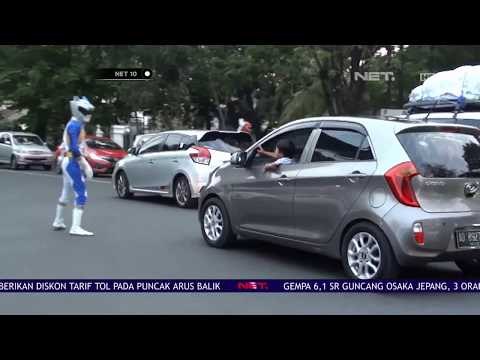 NET.MUDIK 2018 - Komunitas Rangers Bantu Mengatur Lalu Lintas -NET10