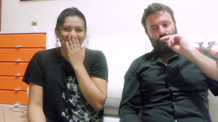 Italiano probando dulces mexicanos