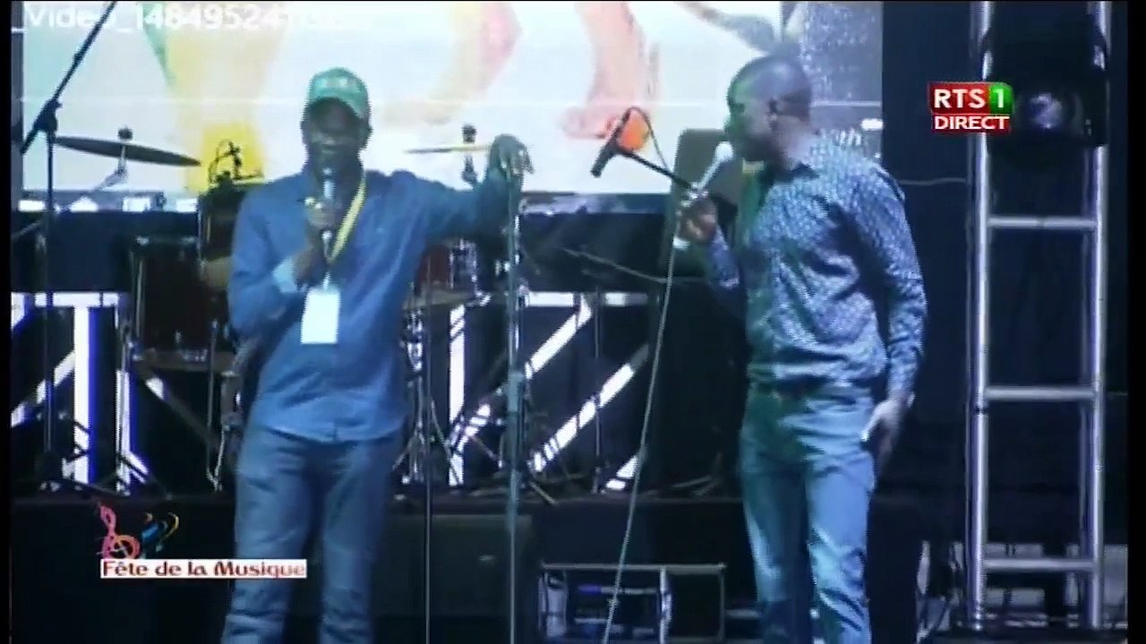 CONCERT Yoro NDIAYE, Marema, dj Awadi, Pape et Cheikh, Sidy DIOP EN DIRECT DE LA PLACE DE LA NATION (2)
