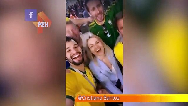 Les brésiliens incitent une femme russe de chanter Vagin Rose !