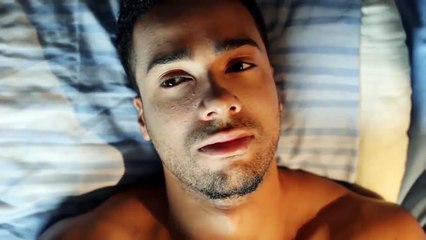 لماذا يجب ان ينام الجميع بدون ملابس؟!  |  8 اسباب ستجعلك تنام عـارياً دائماً !