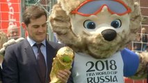 Sang Juara 2010, Iker Casillas, Reuni Dengan Trofi Piala Dunia