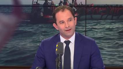 Pour Benoît Hamon, "le président de la République a une responsabilité plus grande que celle de suivre les sondages qui lui disent, ne permettez pas que l’#Aquarius accoste"
