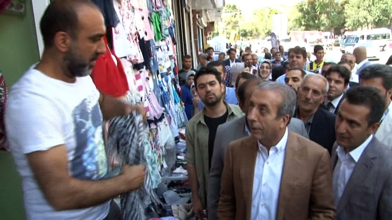AK Parti Genel Başkan Yardımcısı Mehdi Eker, Sur esnafını ziyaret etti