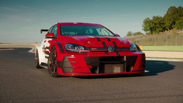 Volkswagen Golf GTI TCR Exterior Design - Test Drive Vallelunga