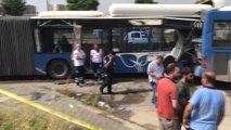 İki Otobüs Çarpıştı: 1 Ölü, 14 Yaralı