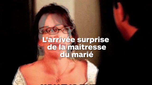 La maitresse d'un marié arrive par surprise au mariage en robe de mariée