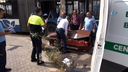 Başkent'te iki EGO otobüsü çarpıştı:1 ölü 15 yaralı