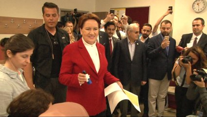 Meral Akşener Sandığa İstanbul'da Gitti