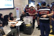 Yurt Dışı Seçmen Kütüğü'ne Kayıtlı 23 Tutuklu Atatürk Havalimanı'nda Oy Kullandı