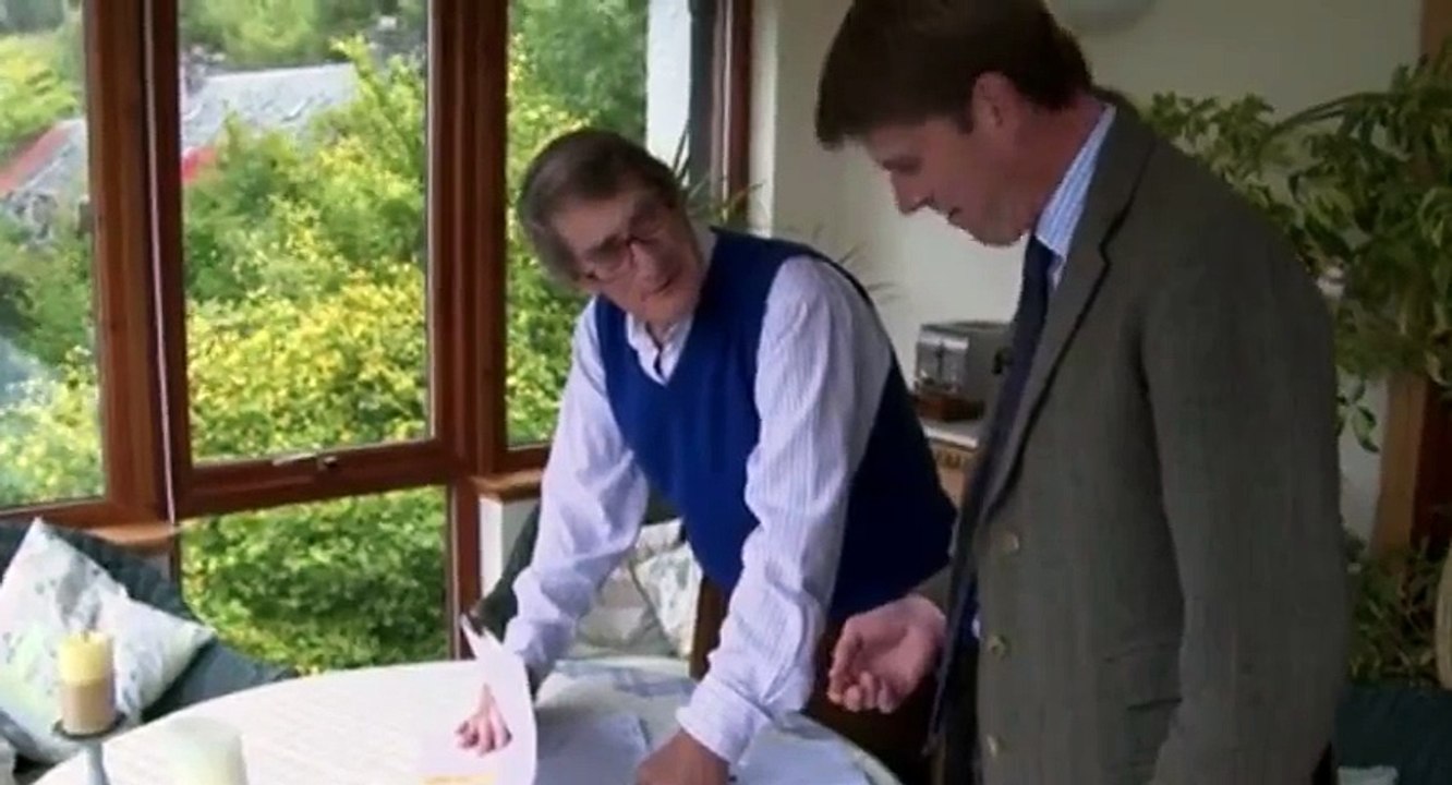 Under Offer Estate Agents On The Job S01  E03 E 3   Part 02
