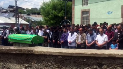 Ayı saldırısı sonucu hayatı kaybeden besici toprağa verildi