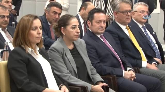 Ekonomi Bakanı Zeybekci: Patates ve Soğan İthalatı Gerçekleşirse Alım Türk Lirasıyla Yapılacak