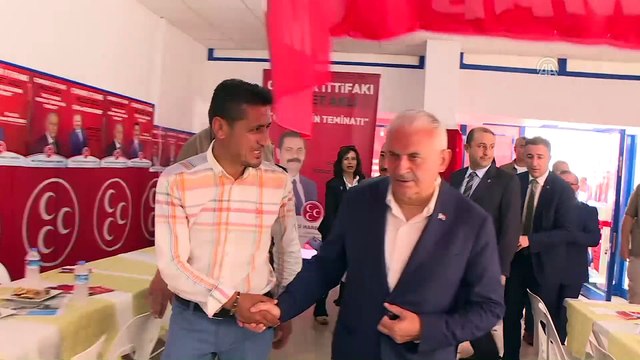 Başbakan Yıldırım, Menderes İlçesinde Milliyetçi Hareket Partisi’nin seçim ofisini ziyaret etti (2) - İZMİR