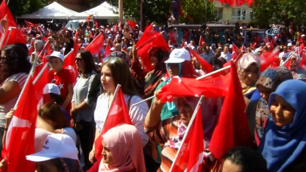 Başbakan Yıldırım: 'Herkesin yanında oluruz ama ülkeyi bölmeye çalışan FETÖ, DEAŞ, PKK’nın da korkulu rüyası oluruz”