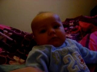 2007.12.02 - Jules, 5 mois 1/2, nous cause