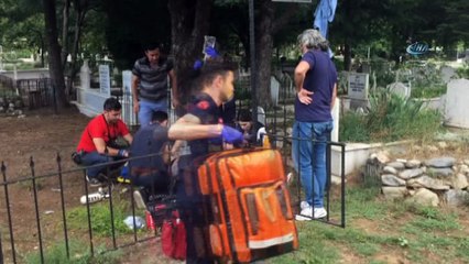 Gömleğiyle kendini asan genci mezarlık bekçisinin dikkati kurtardı