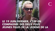 Laeticia Hallyday tout sourire dans les rues de Los Angeles