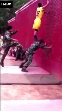 Technique de fou pour sauter un mur de 5m à mains nues !