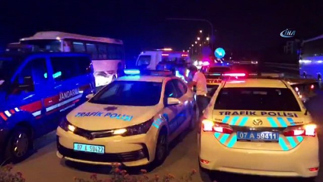 Antalya'da tır dehşeti... 6 aracı önüne katarak fırlatan tır ortalığı savaş alanına çevirdi