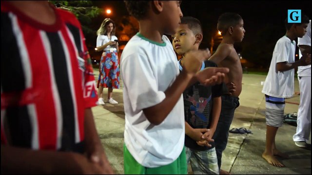 Projeto leva capoeira para crianças