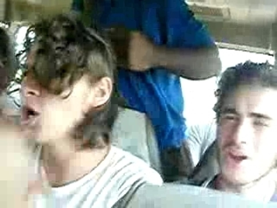 c la fête dans le bus!